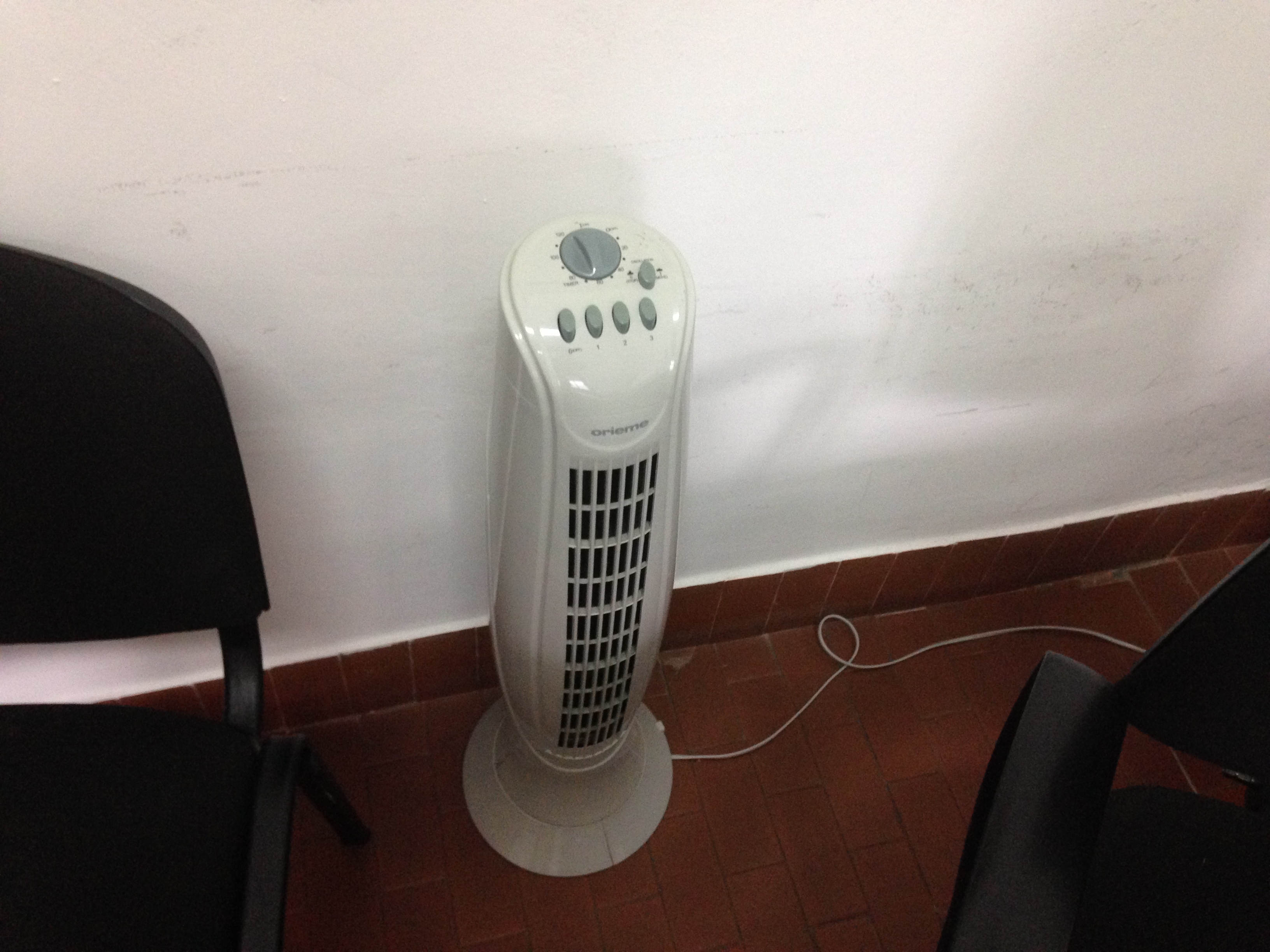 Tower Fan 40W with Remote